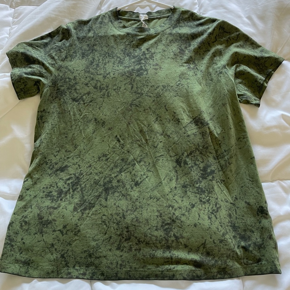 Women’s Lululemon Shirt